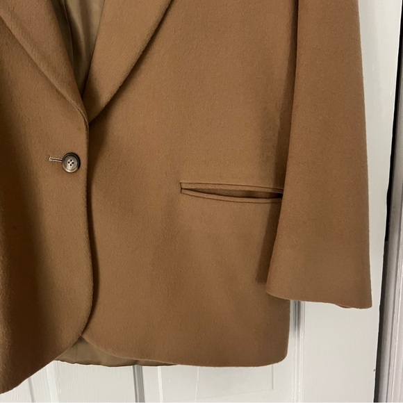 LL BEAN Vintage Camel Wool Blazer in Size 10P - Picture 5 of 7